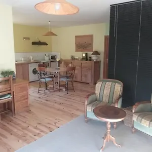 studio-45m2-a-la-campagne-a-15-mns-du-puy-en-velay.hotels-rhonealpes.com/
